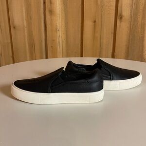 UGG Jass Women’s Size 9 Black (1105712) Leather Slip On Sneakers